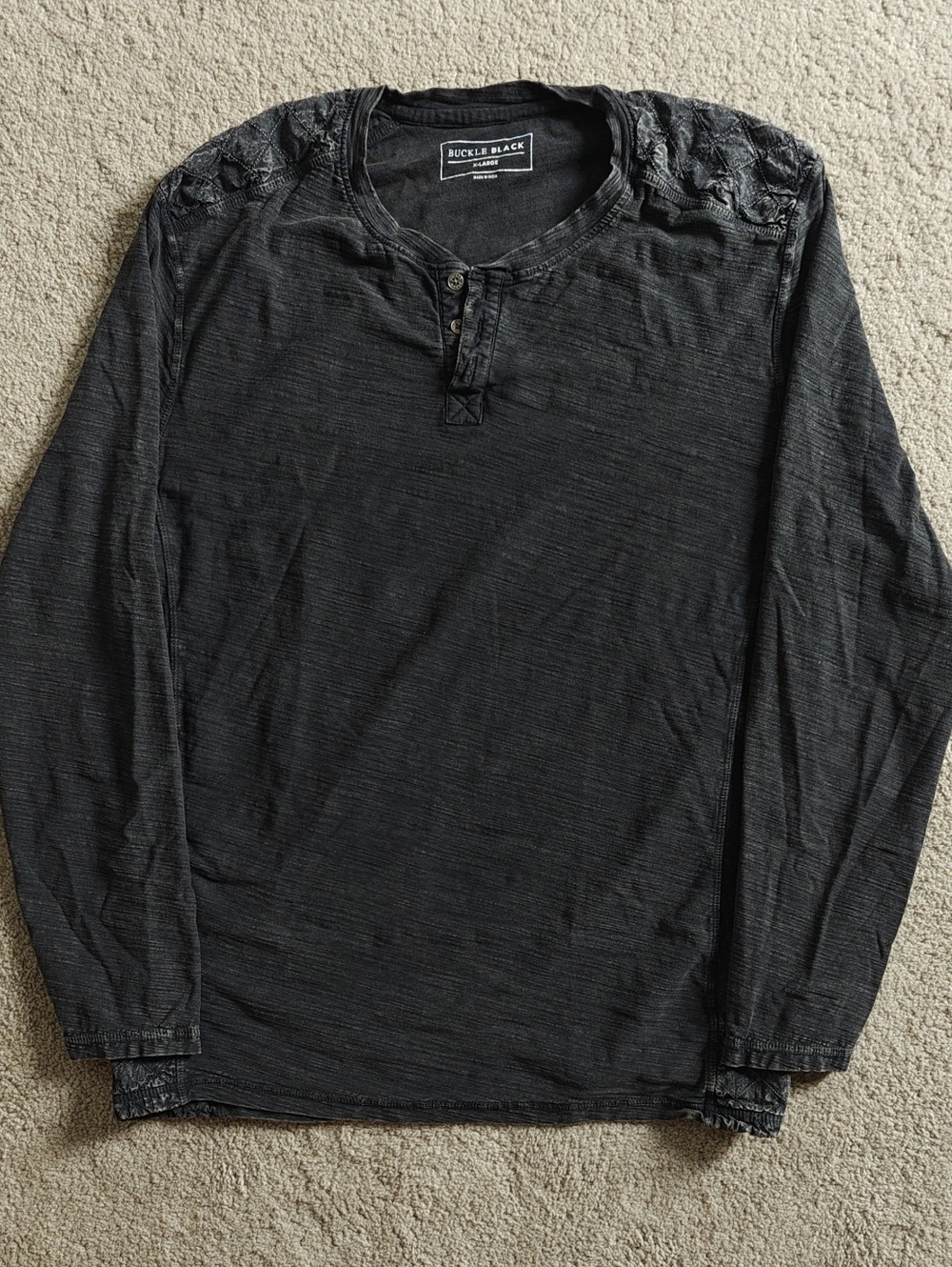Buckle Black | Long-Sleeve Henley